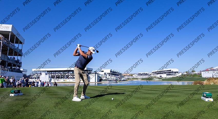 Feb 6, 2025; Scottsdale, Arizona, USA; Andrew Putnam of the United States prepares to tee off on the 18th hole during the first round of the WM Phoenix Open golf tournament. Mandatory Credit: Aryanna Frank-Imagn Images PGA: WM Phoenix Open - First Round 
