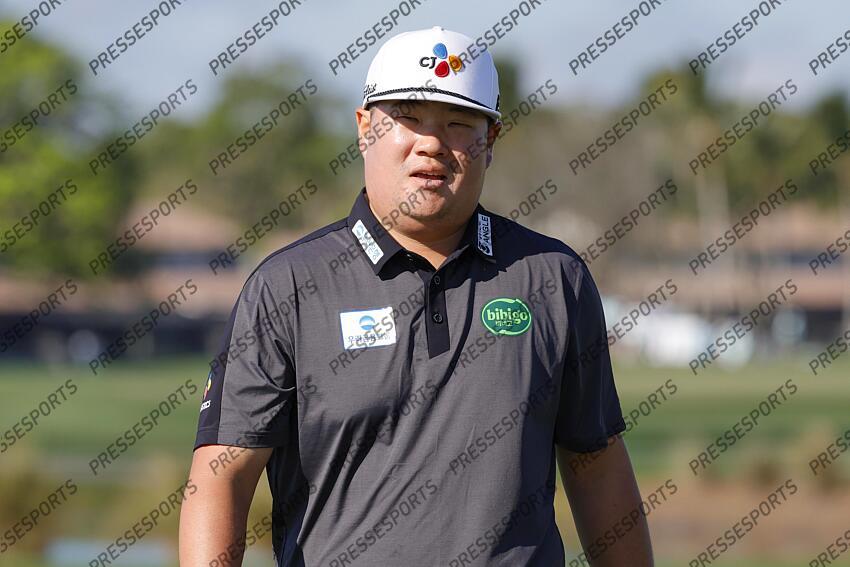 Feb 28, 2025; Palm Beach Gardens, Florida, USA; Sungjae Im walks on the 11th green during the second round of the Cognizant Classic in The Palm Beaches golf tournament. Mandatory Credit: Reinhold Matay-Imagn Images PGA: Cognizant Classic in The Palm Beaches - Second Round 