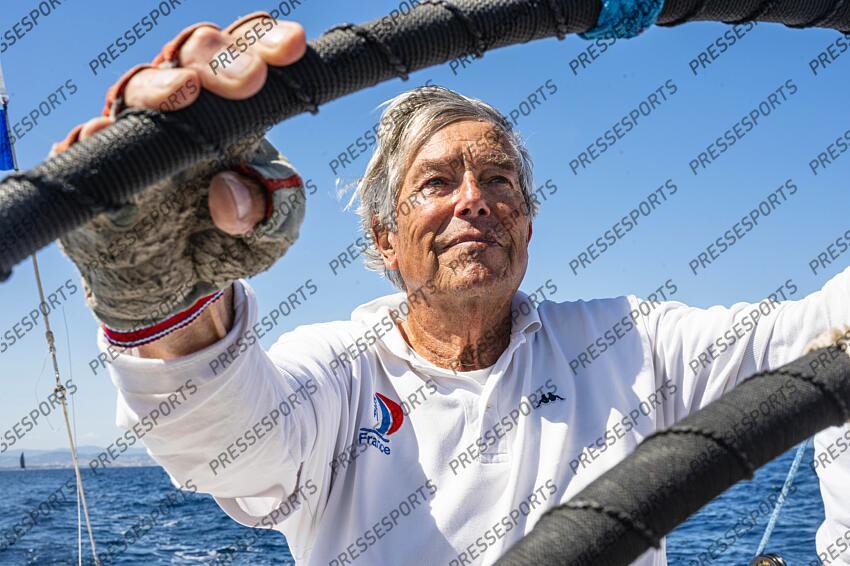 NAVIGATION A BORD DU 12M JI FRANCE, ANCIEN BATEAU AYANT PARTICIPE A LA COUPE DE L'AMERICA. MARC BONDUEL, 79 ANS, BARREUR DU BATEAU. ILE DE PORQUEROLLES, FRANCE, LE 17 JUIN 2024. PHOTO: BERNARD LE BARS MAGAZINE 12 M JI FRANCE 3 
