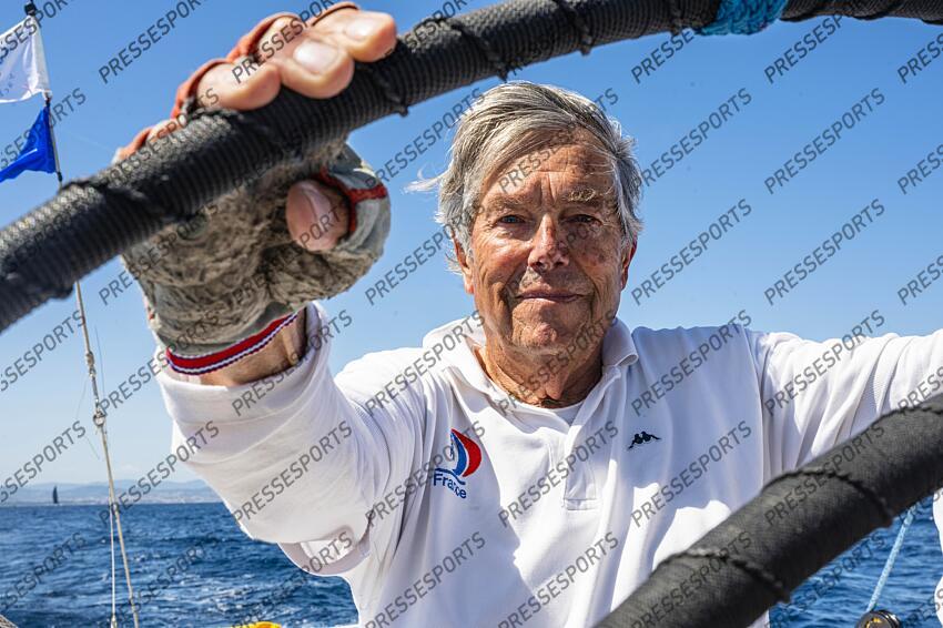 NAVIGATION A BORD DU 12M JI FRANCE, ANCIEN BATEAU AYANT PARTICIPE A LA COUPE DE L'AMERICA. MARC BONDUEL, 79 ANS, BARREUR DU BATEAU. ILE DE PORQUEROLLES, FRANCE, LE 17 JUIN 2024. PHOTO: BERNARD LE BARS MAGAZINE 12 M JI FRANCE 3 
