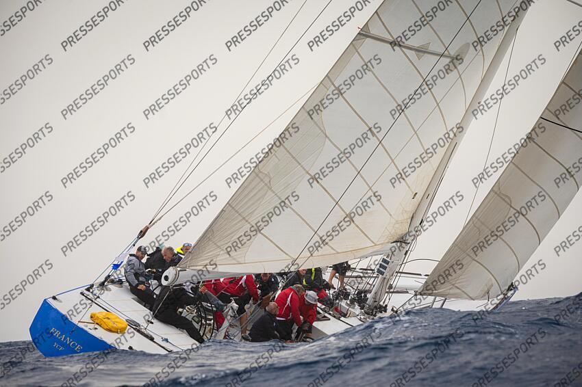LE 12M JI FRANCE, ANCIEN BATEAU AYANT PARTICIPE A LA COUPE DE L'AMERICA LORS D'UNE MANCHE DES CHAMPIONNATS DU MONDE DE LA CATEGORIE. ILE DE PORQUEROLLES, FRANCE, LE 18 JUIN 2024. PHOTO: BERNARD LE BARS MAGAZINE 12 M JI FRANCE 3 