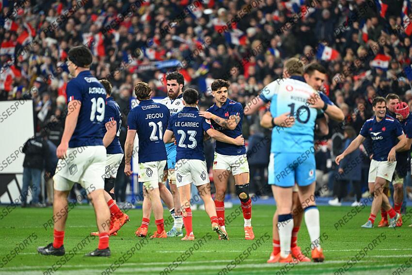 jegou (oscar) sykes (marshall) le garrec (nolann) ntamack (romain) FRANCE-ECOSSE (35-16) 