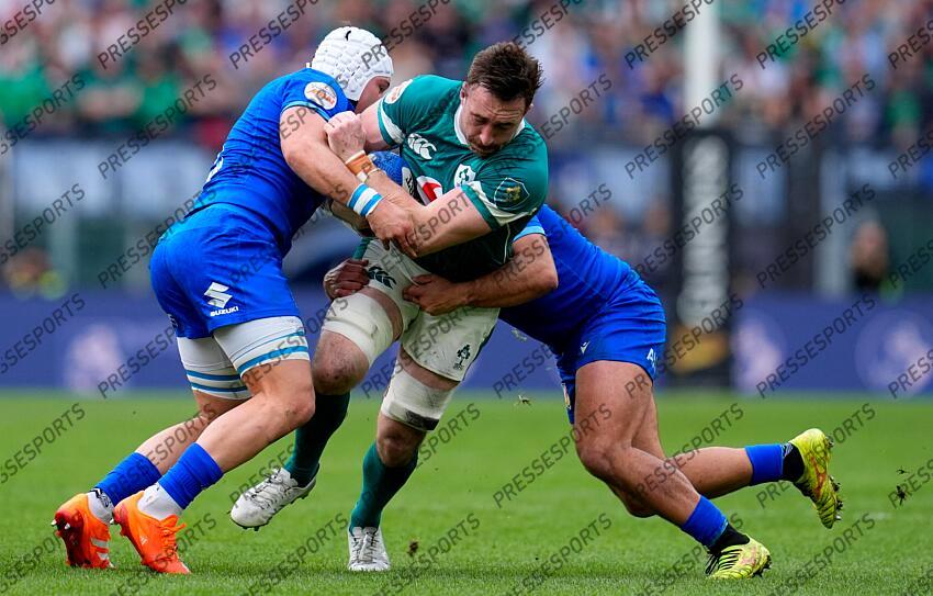 2025 Guinness Six Nations Championship Round 5, Stadio Olimpico, Rome, Italy 15/3/2025 Italy vs Ireland Ireland's Jack Conan is tackled Mandatory Credit ©INPHO/Matteo Ciambelli ITALIE-IRLANDE (17-22) 