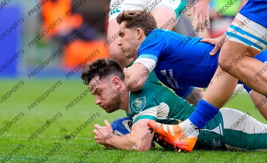 2025 Guinness Six Nations Championship Round 5, Stadio Olimpico, Rome, Italy 15/3/2025 Italy vs Ireland Ireland's Hugo Keenan scores a try Mandatory Credit ©INPHO/Matteo Ciambelli ITALIE-IRLANDE (17-22) 