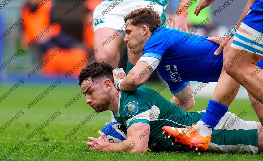 2025 Guinness Six Nations Championship Round 5, Stadio Olimpico, Rome, Italy 15/3/2025 Italy vs Ireland Ireland's Hugo Keenan scores a try Mandatory Credit ©INPHO/Matteo Ciambelli ITALIE-IRLANDE (17-22) 