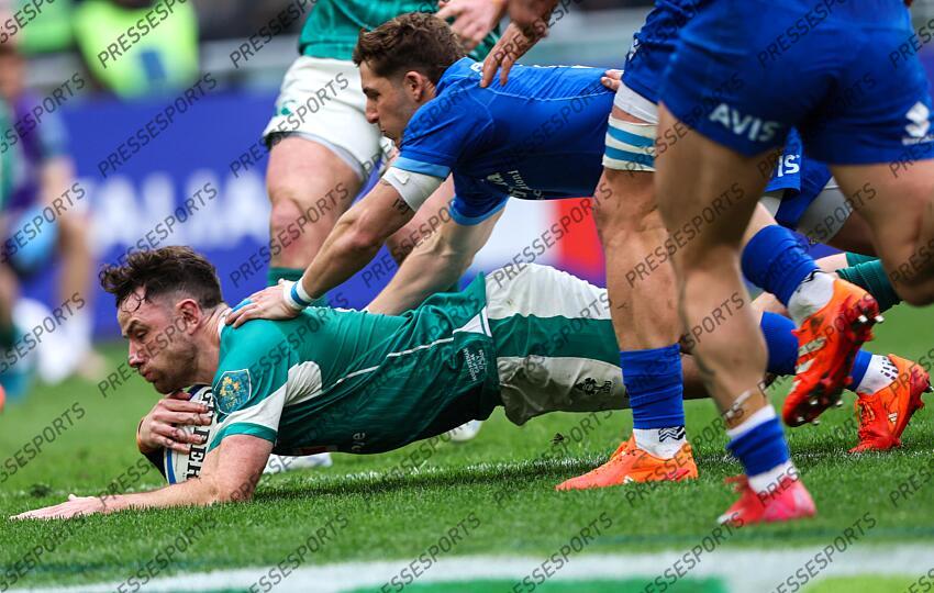 2025 Guinness Six Nations Championship Round 5, Stadio Olimpico, Rome 15/3/2025 Italy vs Ireland Ireland’s Hugo Keenan scores their first try Mandatory Credit ©INPHO/Billy Stickland ITALIE-IRLANDE (17-22) 