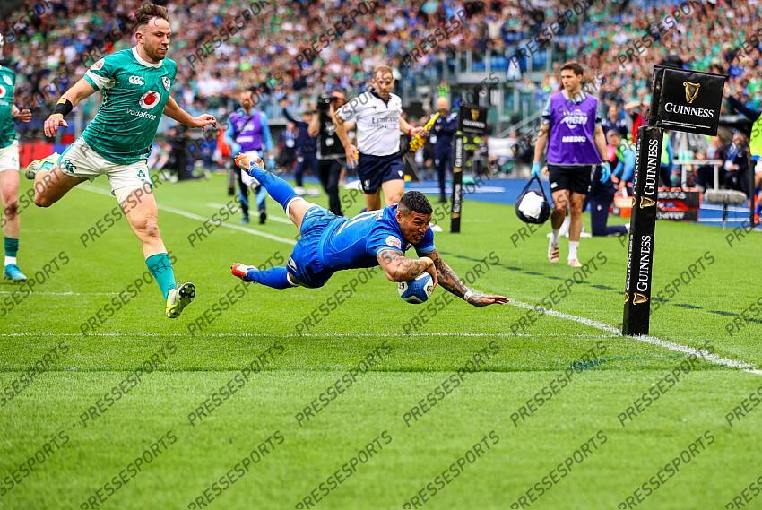 2025 Guinness Six Nations Championship Round 5, Stadio Olimpico, Rome, Italy 15/3/2025 Italy vs Ireland Italy's Monty Ioane scores a try Mandatory Credit ©INPHO/Matteo Ciambelli ITALIE-IRLANDE (17-22) 