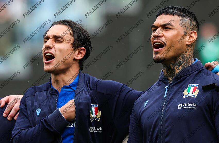2025 Guinness Six Nations Championship Round 5, Stadio Olimpico, Rome 15/3/2025 Italy vs Ireland Italy’s Ange Capuzzo and Monty Ioane during the national anthem Mandatory Credit ©INPHO/Billy Stickland ITALIE-IRLANDE (17-22) 