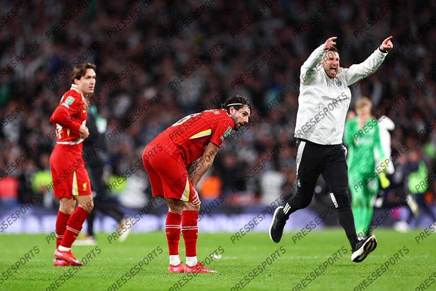 16 March 2025, London - Carabao Cup Final - Liverpool v Newcastle United - Dominik Szoboszlai of Liverpool puts his hands on his knees at full time - Photo: Jacques Feeney / Offside. FINALE LIVERPOOL-NEWCASTLE (1-2) 