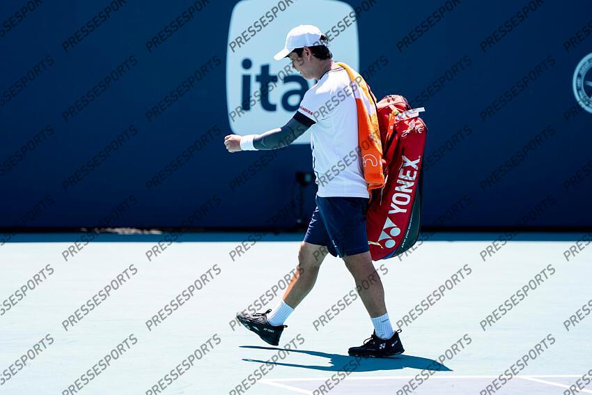 Yoshihito Nishioka (JPN) abandon sur blessure epaule NISHIOKA/GASTON Miami Open 2025 - Hard Rock Stadium 