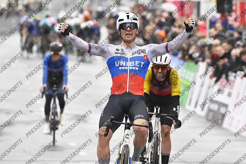 CHOLET BAGGLO TOUR / 23-03-2025 / PHOTO BRUNO BADE / VICTOIRE DE LUKAS KUBIS (SVK) UNIBET TIETEMA ROCKETS / BENJAMIN THOMAS (FRA) COF EST 2È / NIKLAS LARSEN (DEN) BHS PL BETON BORNHOLM EST 3È / CHOLET AGGLO TOUR 