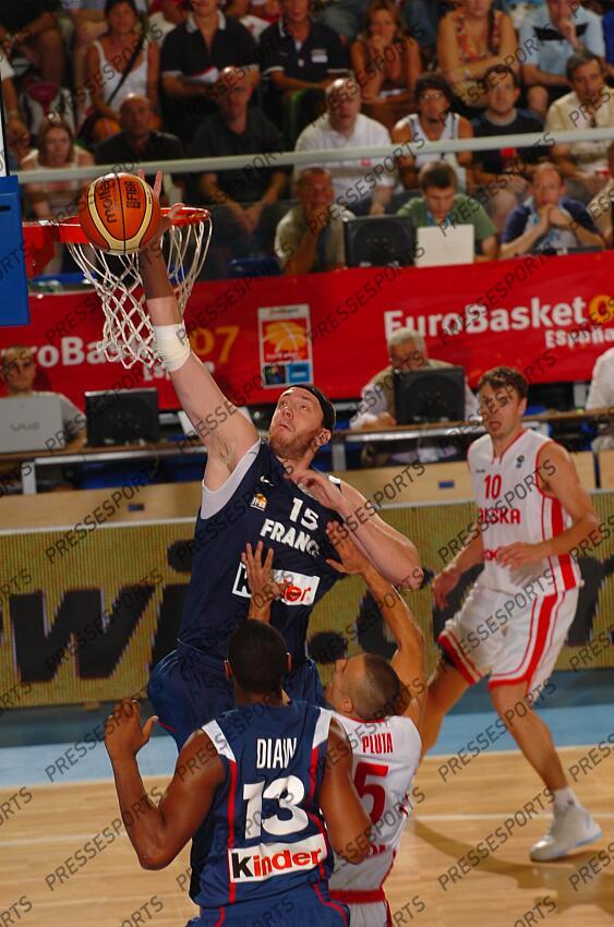 BASKET CHPT D'EUROPE DES NATIONS 2007 FRANCE-POLOGNE (74-66)