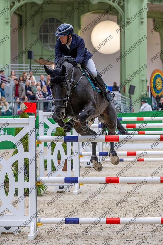 Saut Hermès 2025. Prix Hermès Sellier. Robert WHITAKER (GBR). VERMENTO Eric KNOLL / Presse Sports SAUT HERMES 