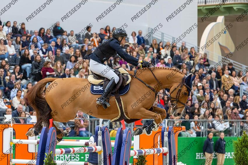 Saut Hermès 2025. Prix Hermès Sellier. Petronella ANDERSSON (SWE). CASTRES VAN DE BEGIJNAKKER Z Eric KNOLL / Presse Sports SAUT HERMES 
