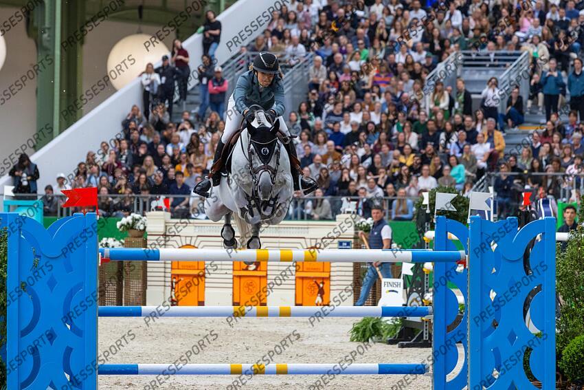 Saut Hermès 2025. Prix Hermès Sellier. Ines JOLY (FRA). IMPOSANT VAN DE RENGER Eric KNOLL / Presse Sports SAUT HERMES 