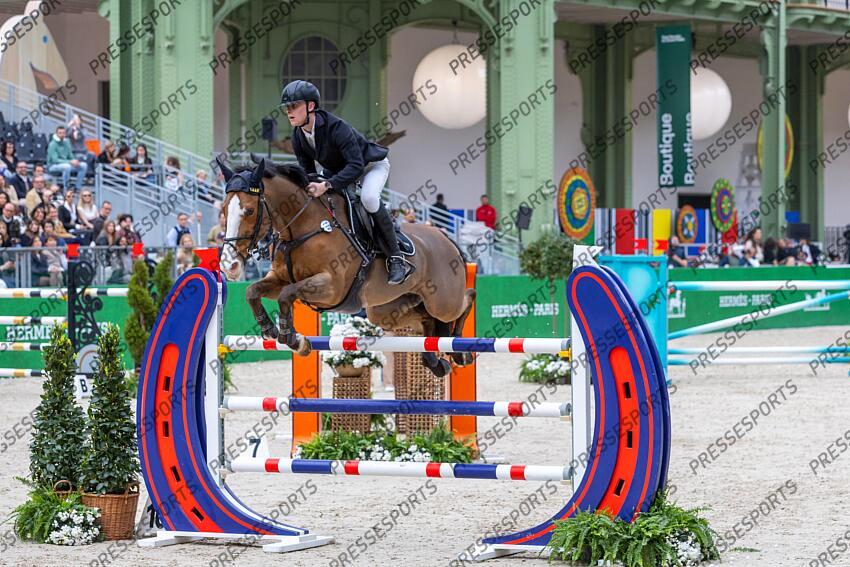 Saut Hermès 2025. Les talents Hermès. Philip SVITZER (SWE). ALIDA NIKE Eric KNOLL / Presse Sports SAUT HERMES 