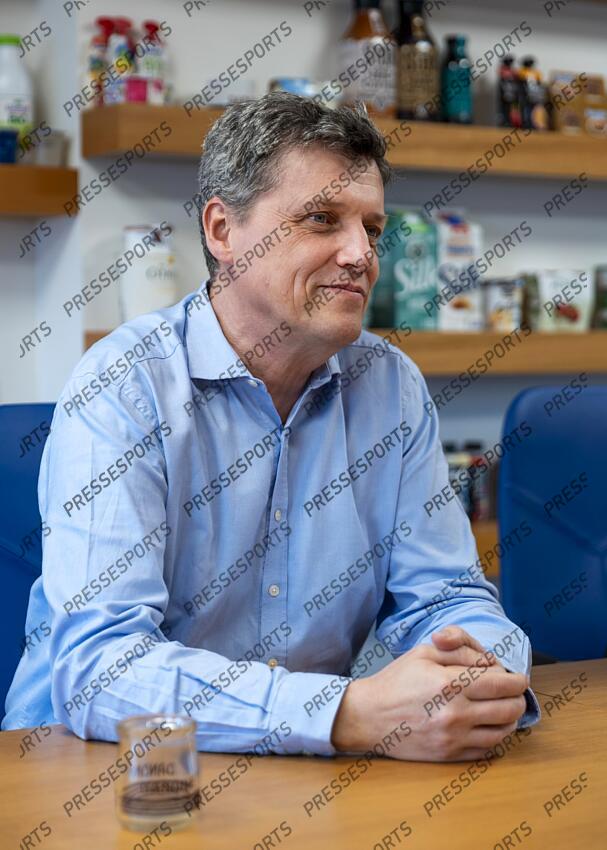 de saint affrique (antoine bernard) MAGAZINE DE SAINT AFFRIQUE directeur general de Danone - Attention image soumise a conditions particulieres, nous contacter avant toute utilisation - 