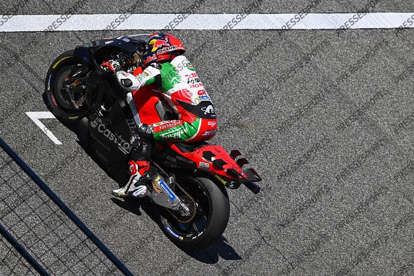 Johann Zarco FRA CASTROL Honda LCR Honda MotoGP Test MotoGP 2025 (circuit Buriram) 12-13/02/2025 photo: Lukasz Swiderek  www.photoPSP.com  @photopsp_lukasz_swiderek  TESTS BURIRAM 