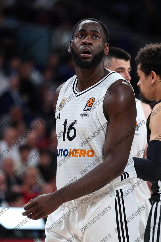 Usman Garuba of Real Madrid looks on during the Turkish Airlines EuroLeague Regular Season Round 33 match between Real Madrid and Paris Basketball at Movistar Arena on April 03, 2025 in Madrid, Spain. REAL MADRID-PARIS BASKETBALL (105-104) 