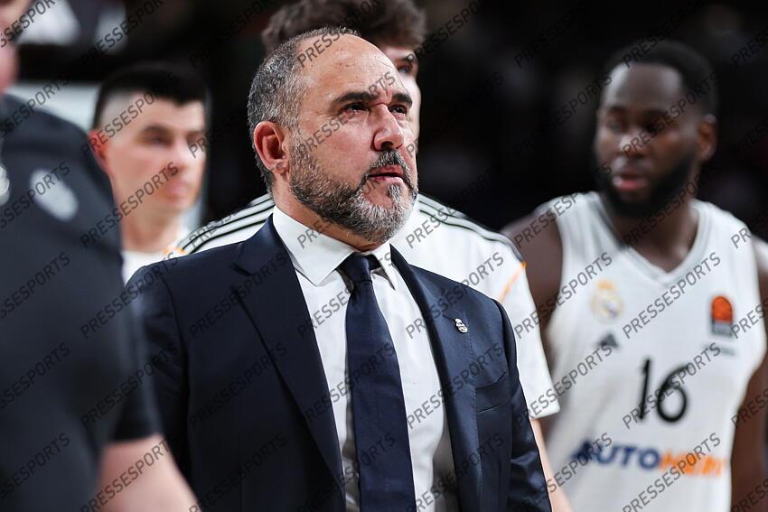 Chus Mateo, head coach of Real Madrid, looks on during the Turkish Airlines EuroLeague Regular Season Round 33 match between Real Madrid and Paris Basketball at Movistar Arena on April 03, 2025 in Madrid, Spain. REAL MADRID-PARIS BASKETBALL (105-104) 