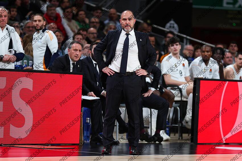 Chus Mateo, head coach of Real Madrid, looks on during the Turkish Airlines EuroLeague Regular Season Round 33 match between Real Madrid and Paris Basketball at Movistar Arena on April 03, 2025 in Madrid, Spain. REAL MADRID-PARIS BASKETBALL (105-104) 