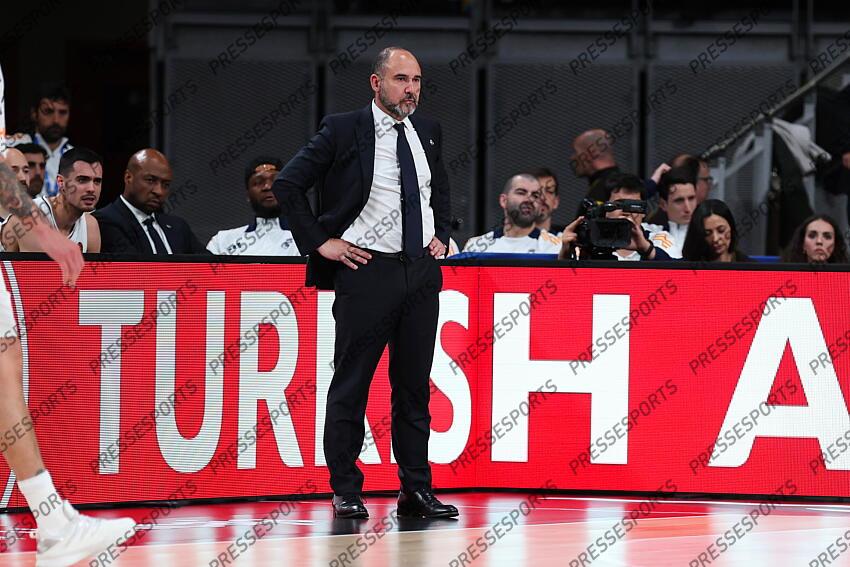 Chus Mateo, head coach of Real Madrid, looks on during the Turkish Airlines EuroLeague Regular Season Round 33 match between Real Madrid and Paris Basketball at Movistar Arena on April 03, 2025 in Madrid, Spain. REAL MADRID-PARIS BASKETBALL (105-104) 