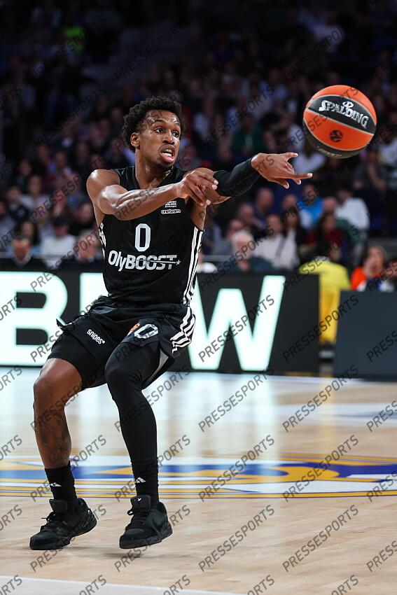 Tj Shorts of Paris Basketball in action during the Turkish Airlines EuroLeague Regular Season Round 33 match between Real Madrid and Paris Basketball at Movistar Arena on April 03, 2025 in Madrid, Spain. REAL MADRID-PARIS BASKETBALL (105-104) 