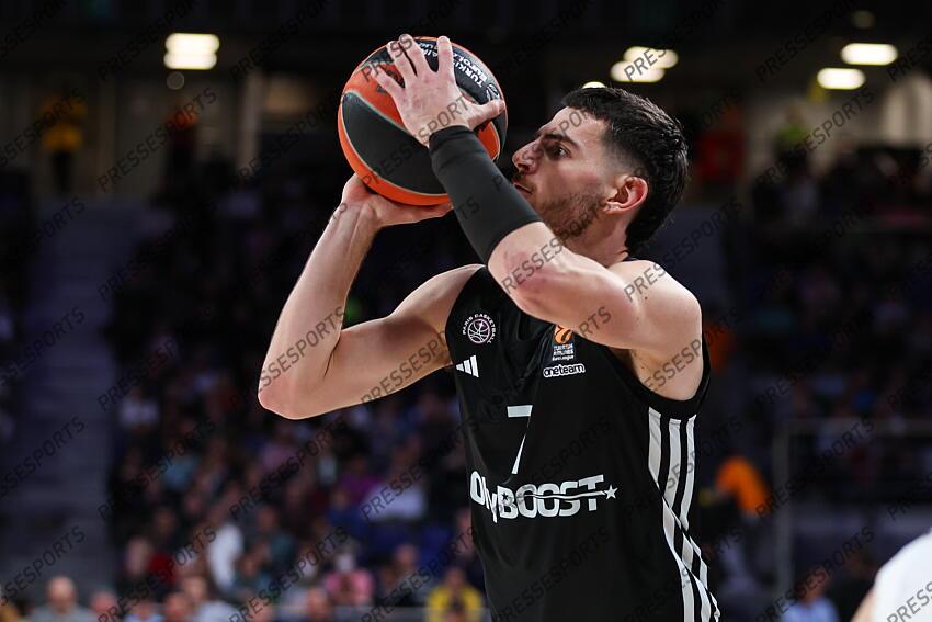 Sebastian Herrera of Paris Basketball in action during the Turkish Airlines EuroLeague Regular Season Round 33 match between Real Madrid and Paris Basketball at Movistar Arena on April 03, 2025 in Madrid, Spain. REAL MADRID-PARIS BASKETBALL (105-104) 
