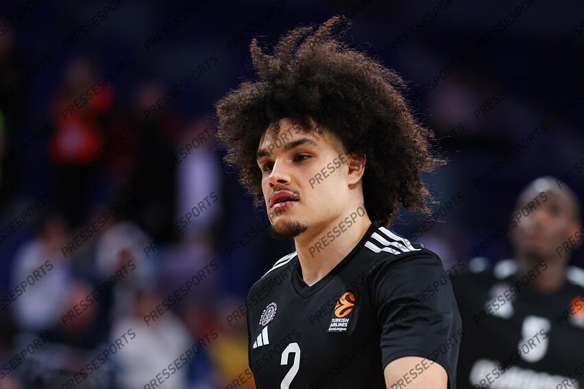 Nadir Hifi of Paris Basketball warms up during the Turkish Airlines EuroLeague Regular Season Round 33 match between Real Madrid and Paris Basketball at Movistar Arena on April 03, 2025 in Madrid, Spain. REAL MADRID-PARIS BASKETBALL (105-104) 