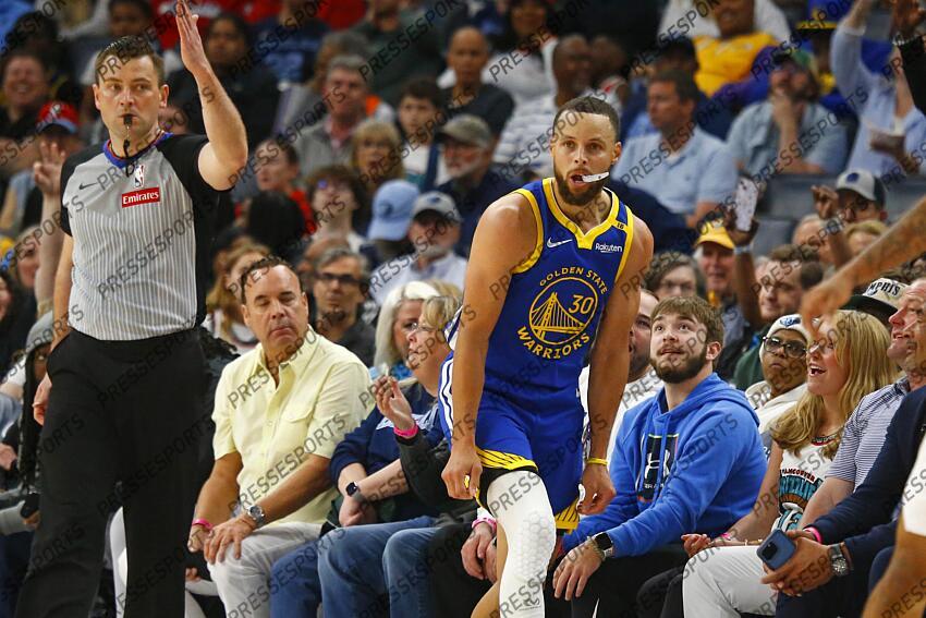 Apr 1, 2025; Memphis, Tennessee, USA; Golden State Warriors guard Stephen Curry (30) reacts after a three-point basket during the second quarter against the Memphis Grizzlies at FedExForum. Mandatory Credit: Petre Thomas-Imagn Images NBA: Golden State Warriors at Memphis Grizzlies 