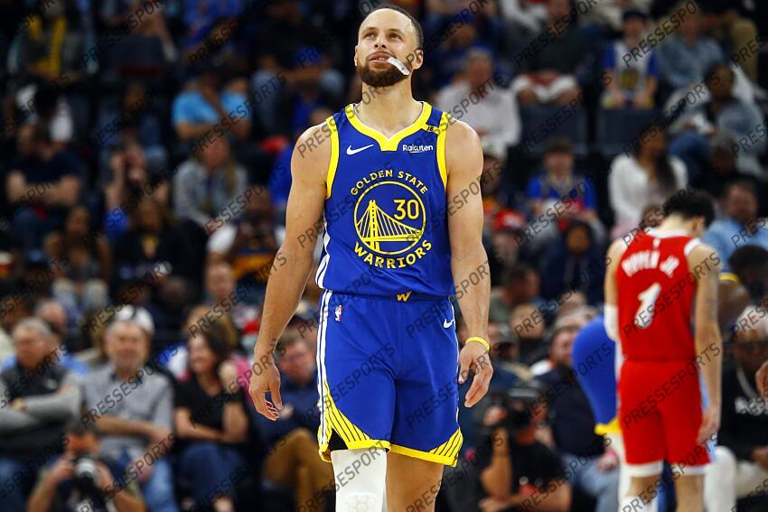 Apr 1, 2025; Memphis, Tennessee, USA; Golden State Warriors guard Stephen Curry (30) looks on during the third quarter against the Memphis Grizzlies at FedExForum. Mandatory Credit: Petre Thomas-Imagn Images NBA: Golden State Warriors at Memphis Grizzlies 