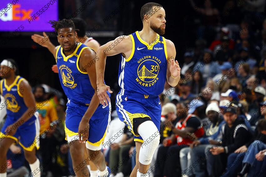 Apr 1, 2025; Memphis, Tennessee, USA; Golden State Warriors guard Stephen Curry (30) reacts after a basket during the second quarter against the Memphis Grizzlies at FedExForum. Mandatory Credit: Petre Thomas-Imagn Images NBA: Golden State Warriors at Memphis Grizzlies 