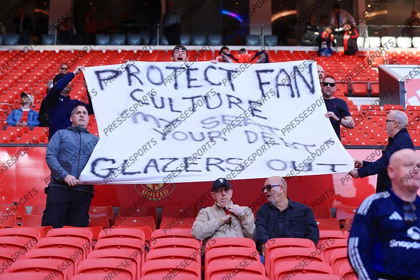 6th April 2025 - Premier League - Manchester United v Manchester City - Manchester United fans take part in a sit-in protest after the match - Photo: Simon Stacpoole / Offside. MANCHESTER UNITED-MANCHESTER CITY (0-0) 