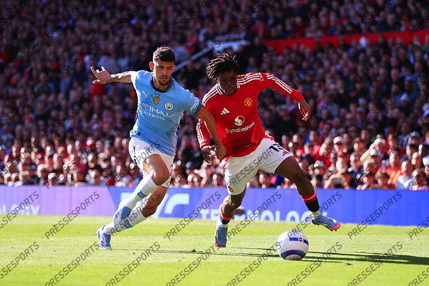 6th April 2025 - Premier League - Manchester United v Manchester City - Matheus Nunes of Manchester City battles with Patrick Dorgu of Manchester United - Photo: Simon Stacpoole / Offside. MANCHESTER UNITED-MANCHESTER CITY (0-0) 