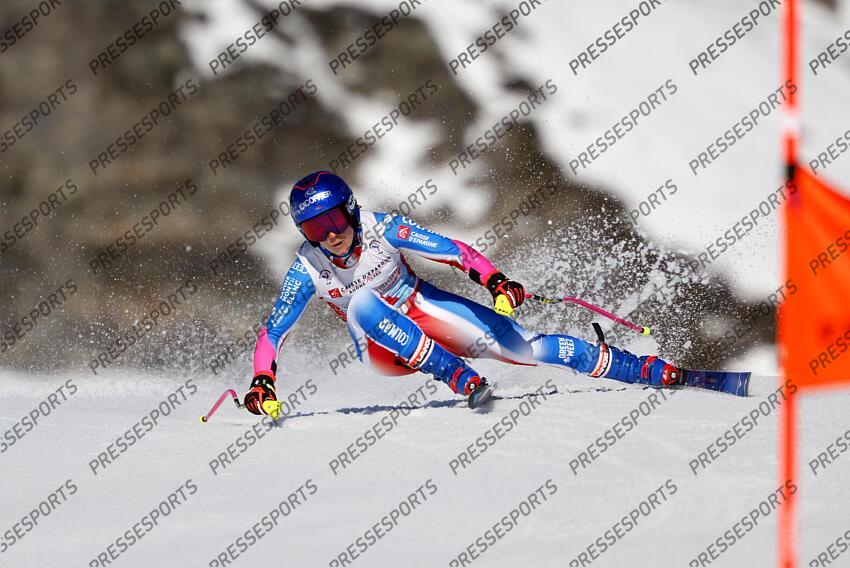 MERIBEL, FRANCE - APRIL 03-04: Clara Direz of Team France in action during the French Alpine Ski Championships Men's and Women's Super G on April 03-04, 2025 in Meribel, France. (Photo by Christophe Pallot/Agence Zoom) SUPER G FEMMES MERIBEL 