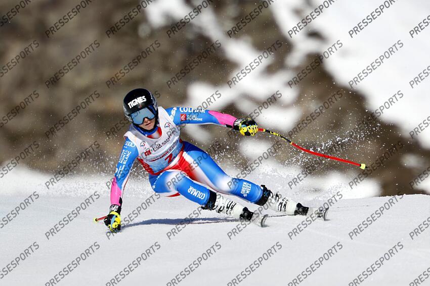 MERIBEL, FRANCE - APRIL 03-04: Laura Gauche of Team France in action during the French Alpine Ski Championships Men's and Women's Super G on April 03-04, 2025 in Meribel, France. (Photo by Christophe Pallot/Agence Zoom) SUPER G FEMMES MERIBEL 