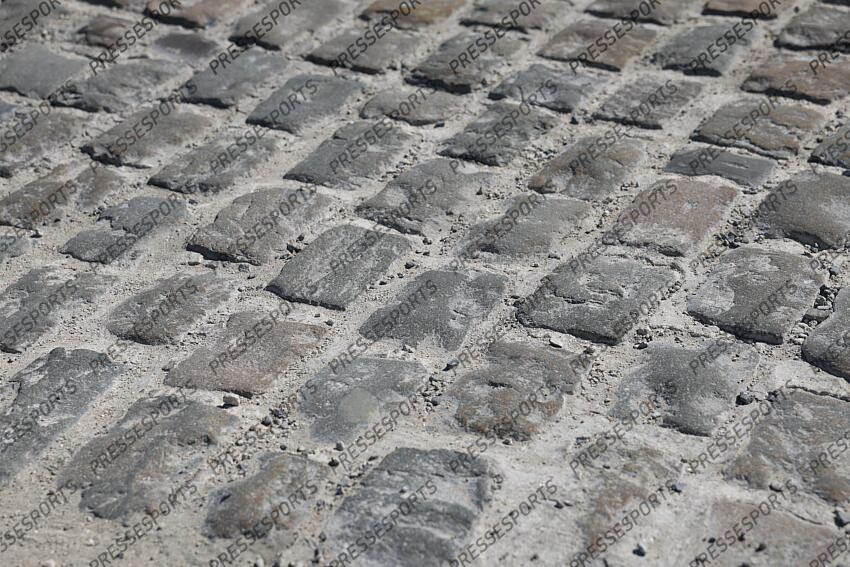 PARIS/ROUBAIX FEMMES pavé PARIS/ROUBAIX FEMMES PARIS/ROUBAIX FEMMES 