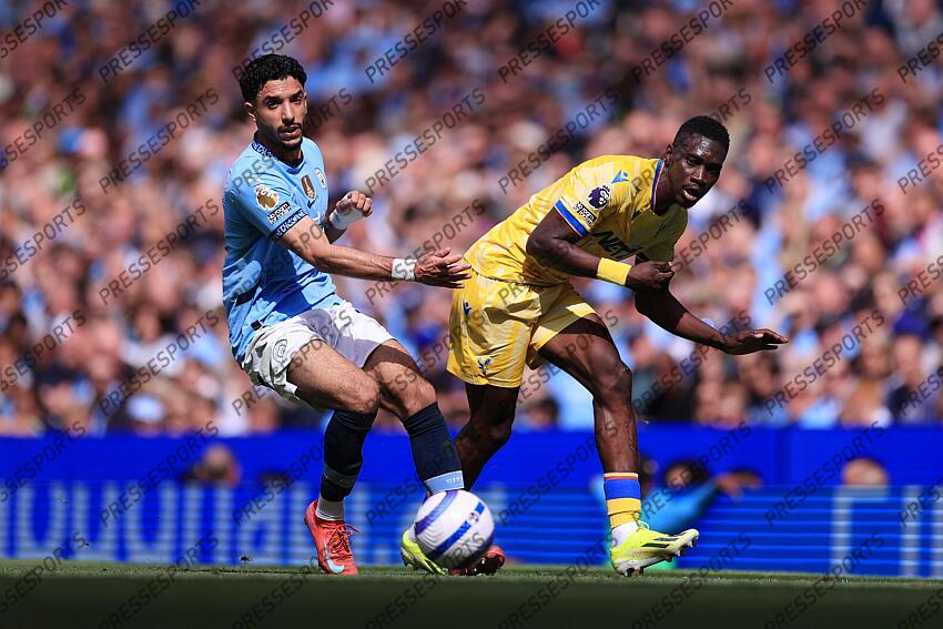 12th April 2025 - Premier League - Manchester City v Crystal Palace - Omar Marmoush of Manchester City battles with Jefferson Lerma of Crystal Palace - Photo: Simon Stacpoole / Offside. MANCHESTER CITY-CRYSTAL PALACE (5-2) 