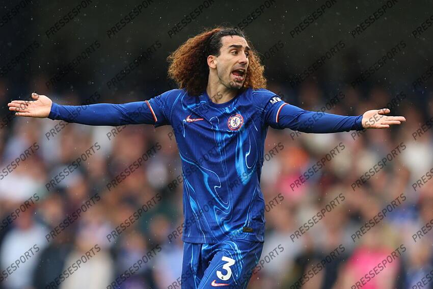 13 April 2025, London - Premier League Football - Chelsea v Ipswich Town - Marc Cucurella of Chelsea gestures to the linesman - Photo: Charlotte Wilson / Offside. CHELSEA-IPSWICH (2-2) 