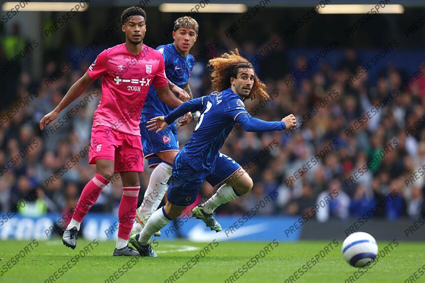 13 April 2025, London - Premier League Football - Chelsea v Ipswich Town - Marc Cucurella of Chelsea - Photo: Charlotte Wilson / Offside. CHELSEA-IPSWICH (2-2) 