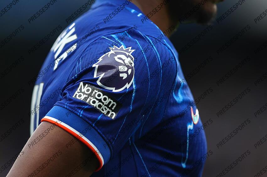 13 April 2025, London - Premier League Football - Chelsea v Ipswich Town - A No Room for Racism bade on Chelsea shirt - Photo: Charlotte Wilson / Offside. CHELSEA-IPSWICH (2-2) 