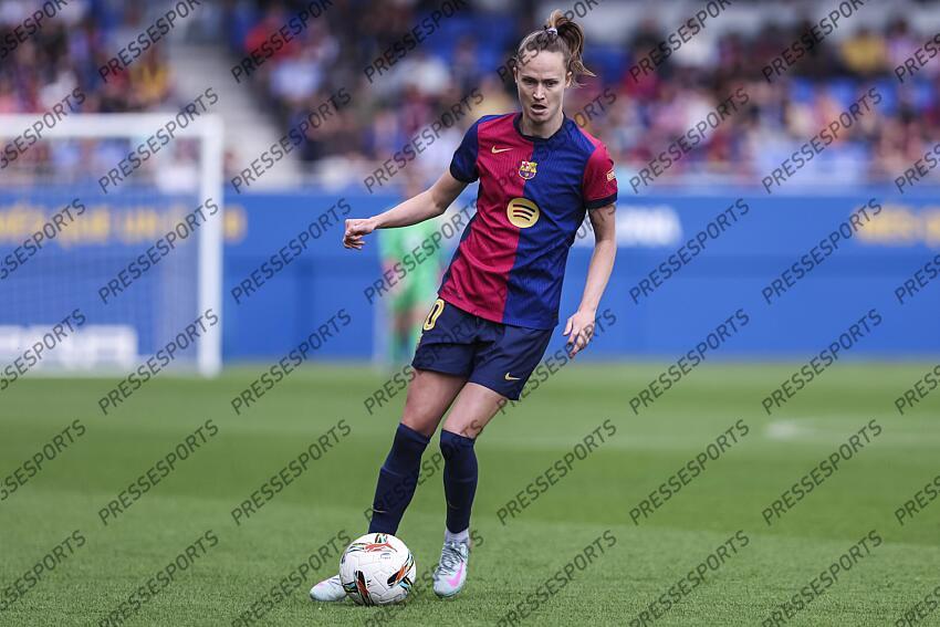 Caroline Graham Hansen of FC Barcelona controls the ball during the Spanish Women league, Liga F, football match played between FC Barcelona and Atletico de Madrid at Johan Cruyff Stadium on April 13, 2025 in Sant Joan Despi, Spain. (F) FC BARCELONE-(F) ATLETICO MADRID (6-0) 