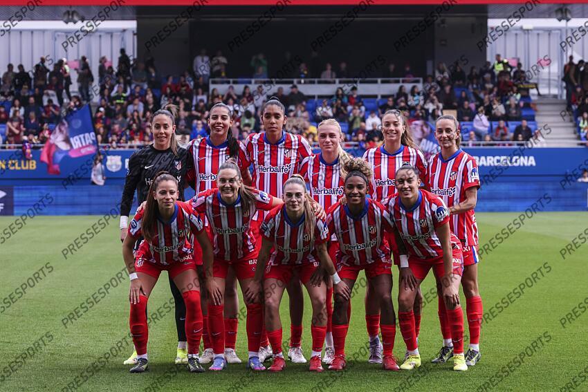 Atletico de Madrid players pose for a team picture during the Spanish Women league, Liga F, football match played between FC Barcelona and Atletico de Madrid at Johan Cruyff Stadium on April 13, 2025 in Sant Joan Despi, Spain. (F) FC BARCELONE-(F) ATLETICO MADRID (6-0) 