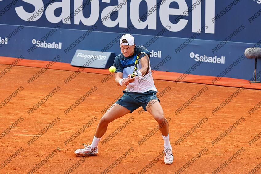 Holger Rune (DEN), APRIL14, 2025 - Tennis : Holger Rune during singles 1st round match against Albert Ramos-Vinolas on the Barcelona Open Banc Sabadell tennis tournament at the Real Club de Tenis de Barcelona in Barcelona, Spain. (Photo by Mutsu Kawamori/AFLO) OPEN DE BARCELONE 