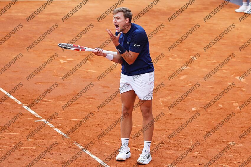 Hamad Medjedovic (SRB), APRIL14, 2025 - Tennis : Medjedovic regret after miss shot during singles 1st round match against Giovanni Mpetshi Perricard on the Barcelona Open Banc Sabadell tennis tournament at the Real Club de Tenis de Barcelona in Barcelona, Spain. (Photo by Mutsu Kawamori/AFLO) OPEN DE BARCELONE 