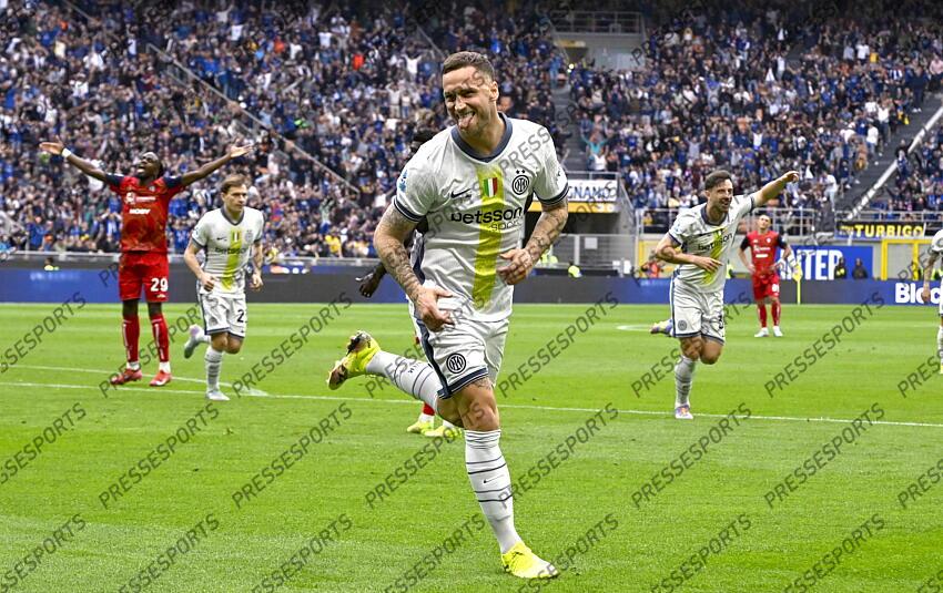 Foto IPP/Paolo Bona Milano 12/04//2025 Campionato Serie A di Calcio stagione 2024/2025 partita Inter vs Cagliari Nella foto Marko Arnautovic esulta dopo il gol del 1-0 Italy Photo Press Worldwide Copyright INTER MILAN-CAGLIARI (3-1) 