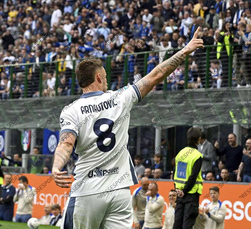 Foto IPP/Paolo Bona Milano 12/04//2025 Campionato Serie A di Calcio stagione 2024/2025 partita Inter-Cagliari Nella foto Marko Arnautovic esulta dopo il gol del 1-0 Italy Photo Press Worldwide Copyright INTER MILAN-CAGLIARI (3-1) 