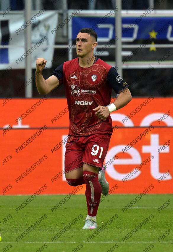 Foto IPP/Paolo Bona Milano 12/04//2025 Campionato Serie A di Calcio stagione 2024/2025 partita Inter-Cagliari Nella foto Roberto Piccoli esulta dopo il gol del 2-1 Italy Photo Press Worldwide Copyright INTER MILAN-CAGLIARI (3-1) 