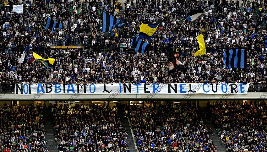 Foto IPP/Paolo Bona Milano 12/04//2025 Campionato Serie A di Calcio stagione 2024/2025 partita Inter-Cagliari Nella foto i tifosi dell'Inter Italy Photo Press Worldwide Copyright INTER MILAN-CAGLIARI (3-1) 