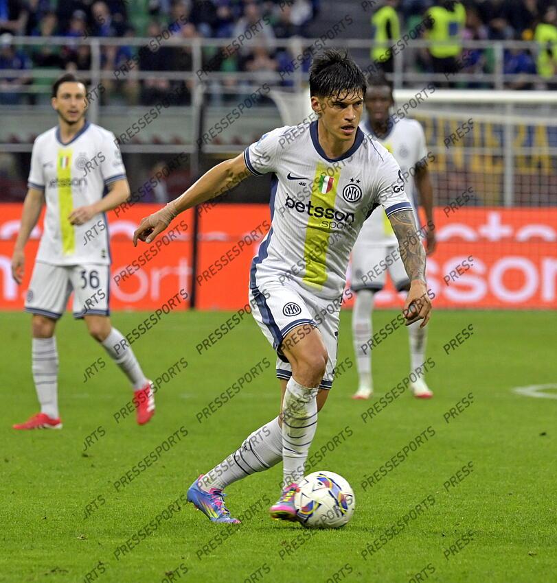 Foto IPP/Paolo Bona Milano 12/04//2025 Campionato Serie A di Calcio stagione 2024/2025 partita Inter-Cagliari Nella foto Joaquin Correa Italy Photo Press Worldwide Copyright INTER MILAN-CAGLIARI (3-1) 